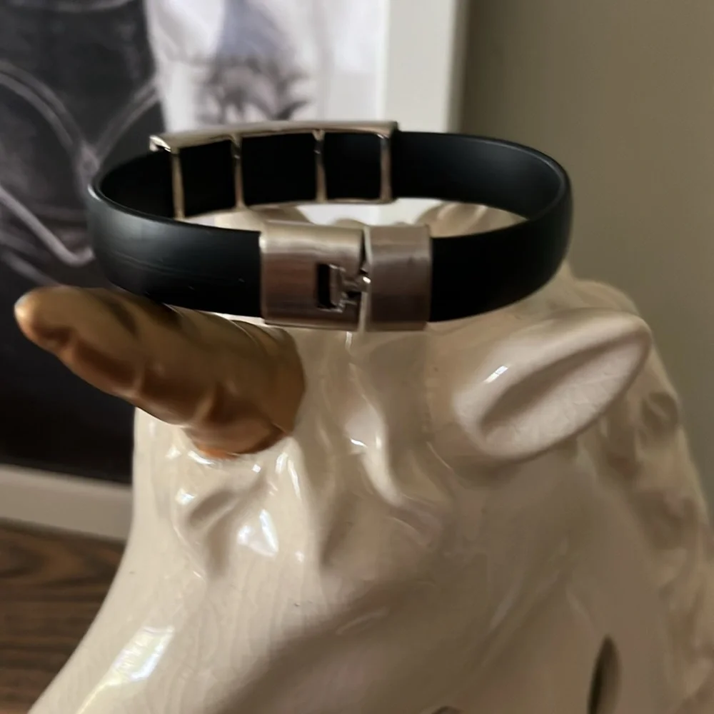 ⭐️🌴 Black Rubber and Silver Bracelet